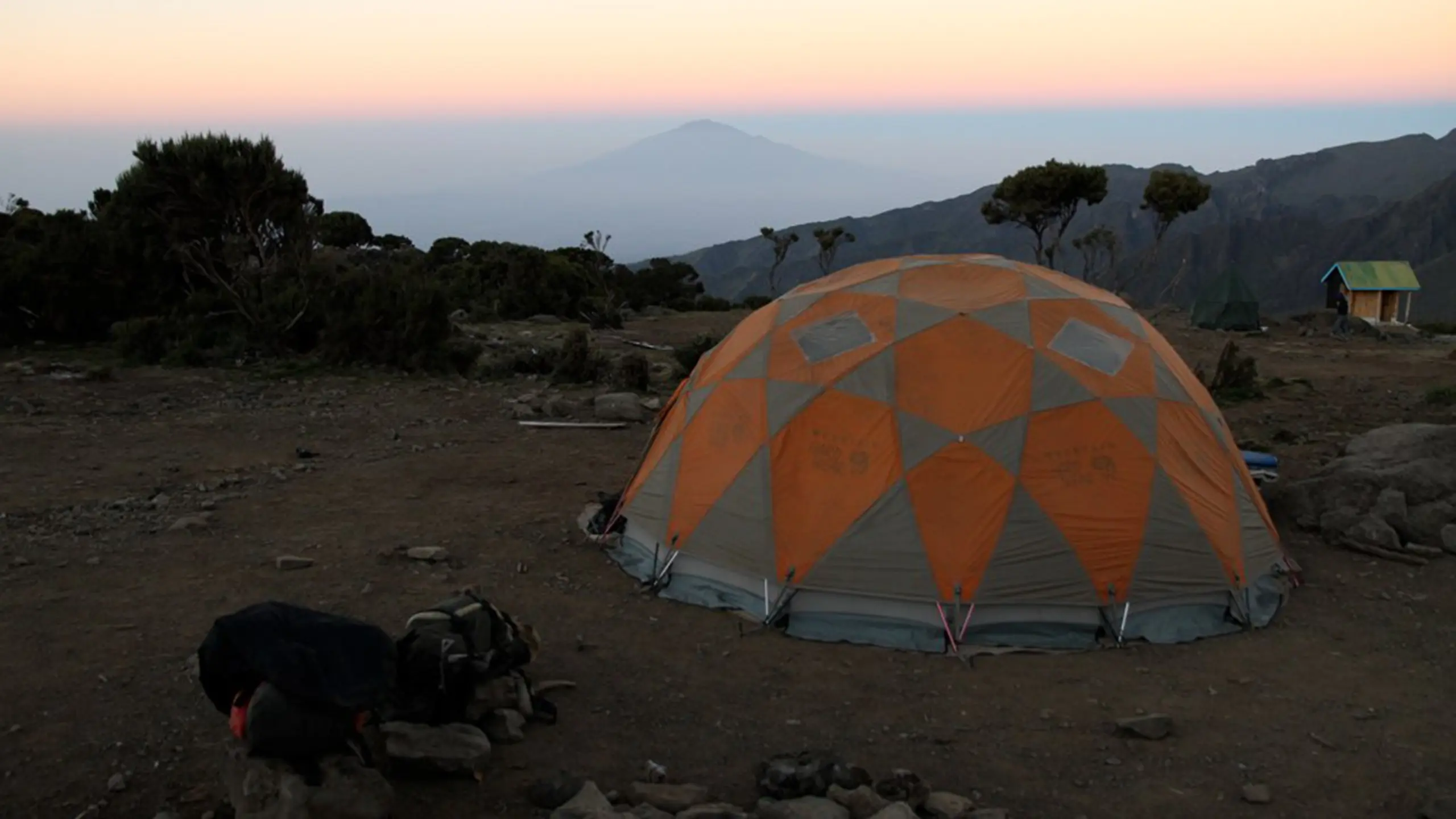 Shira hut - Barranco camp (12,960ft | 3950m)